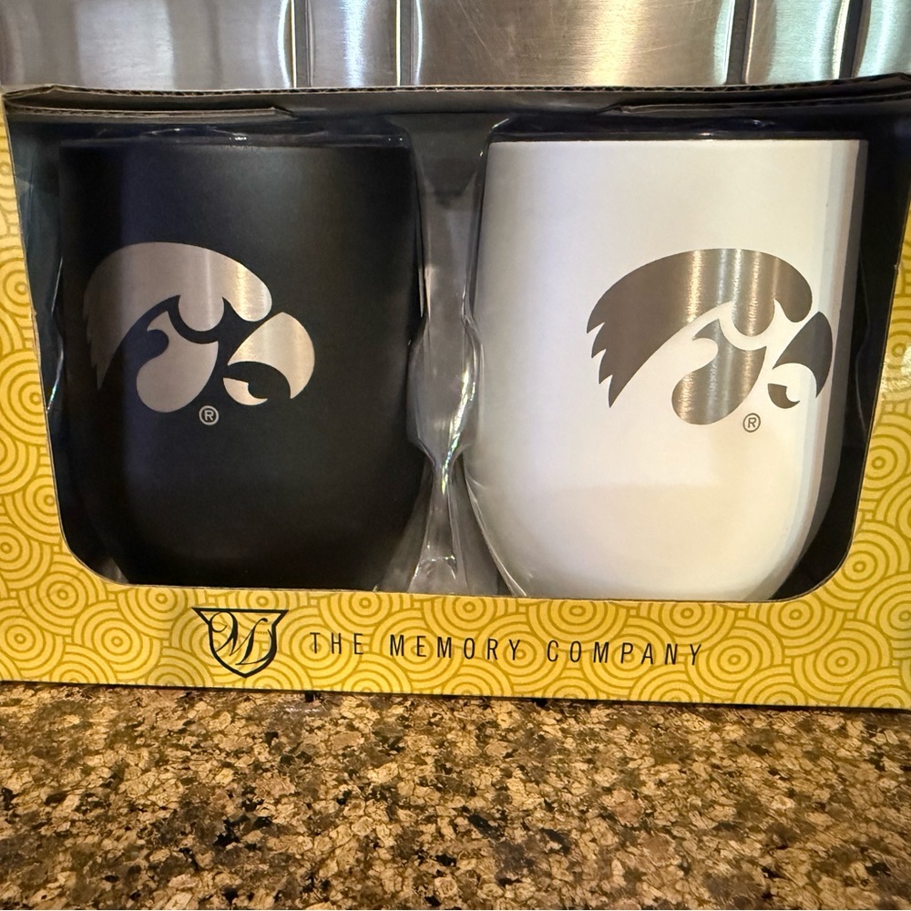 Black and White Iowa Hawkeye Stainless Steel Stemless Wine Glass Set